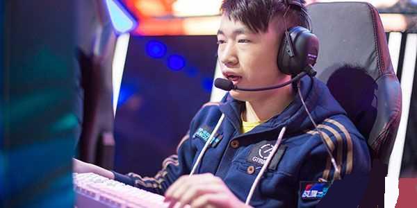 他在比赛中 他在比赛中