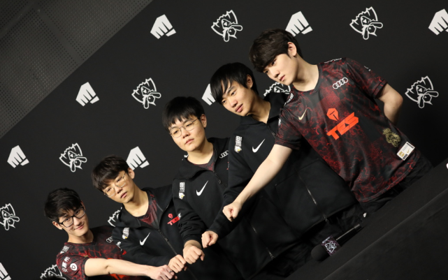 但是背后承 但是背后承